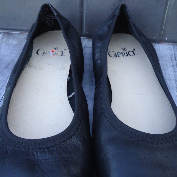 SIZE 7.5. Caprice black leather classic ballet flats. - Picture 9 of 16